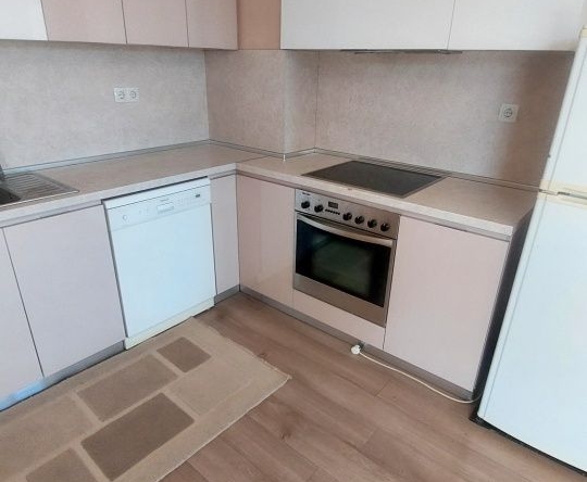 Дава се под наем Тристаен апартамент в Пловдив, Западен - 102 кв.м за 494.7 € - Снимка #1