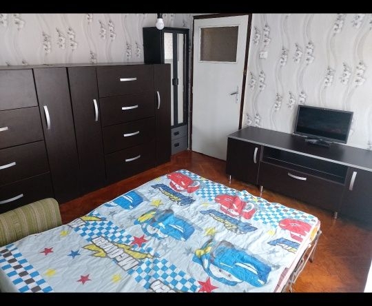 Дава се под наем Двустаен апартамент в Бургас, Зорница - 60 кв.м за 298.86 € - Снимка #1