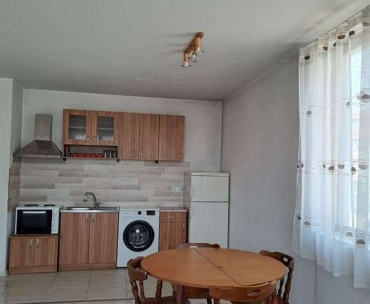 Дава се под наем Двустаен апартамент в Варна, Военна болница - 65 кв.м за 398.82 € - Снимка #1