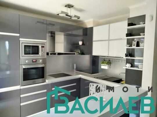 Тристаен апартамент в София, Център - 104 кв.м за 1810 €/кв.м - Снимка #1