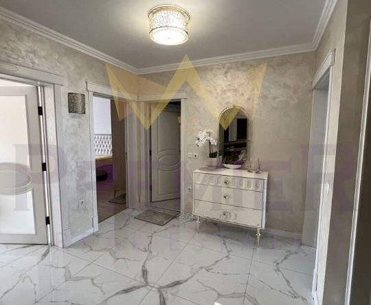 Тристаен апартамент в Варна, Център - 150 кв.м за 4394 €/кв.м - Снимка #1
