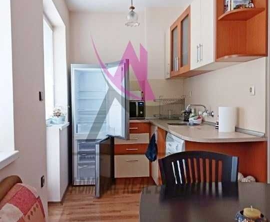 Дава се под наем Тристаен апартамент в Варна, Център - 74 кв.м за 450 € - Снимка #1