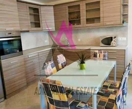 Дава се под наем Двустаен апартамент в Варна, Колхозен пазар - 60 кв.м за 385 € - Снимка #1