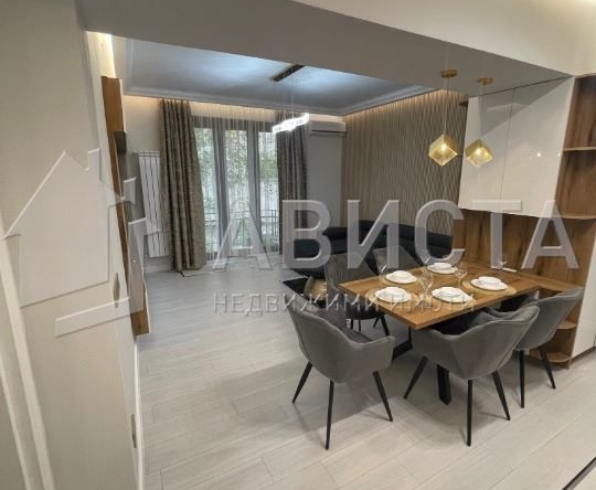 Дава се под наем Тристаен апартамент в София, Център - 85 кв.м за 688.5 € - Снимка #1