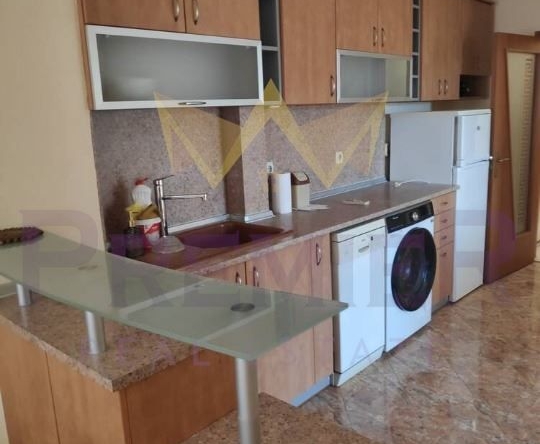 Дава се под наем Двустаен апартамент в Варна, Левски - 62 кв.м за 484.5 € - Снимка #1