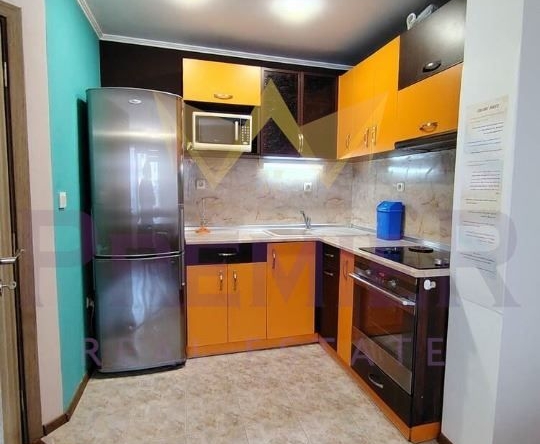 Дава се под наем Тристаен апартамент в Варна, Лятно кино Тракия - 78 кв.м за 612 € - Снимка #1