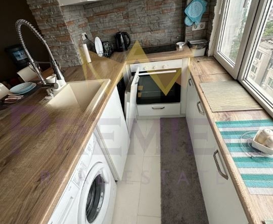 Дава се под наем Двустаен апартамент в Варна, Цветен квартал - 60 кв.м за 561 € - Снимка #1