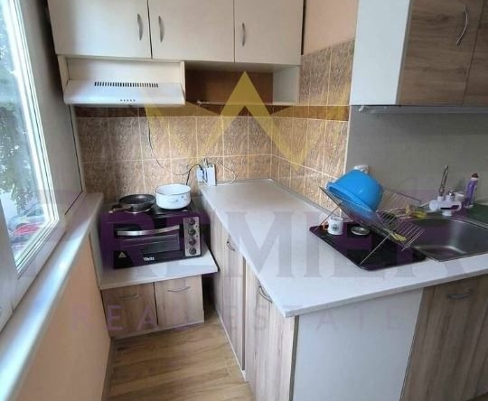 Дава се под наем Тристаен апартамент в Варна, Център - 92 кв.м за 612 € - Снимка #1