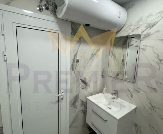 Двустаен апартамент в Бургас, Лазур - 70 кв.м за 2143 €/кв.м - Снимка #1