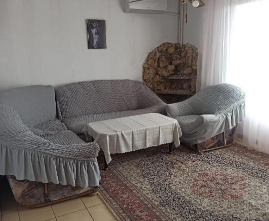 Дава се под наем Тристаен апартамент в Пловдив, Кършияка - 100 кв.м за 475 € - Снимка #1