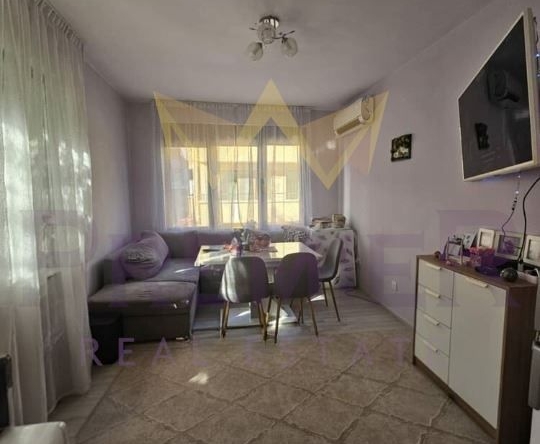 Тристаен апартамент в Бургас, Възраждане - 67 кв.м за 2836 €/кв.м - Снимка #1