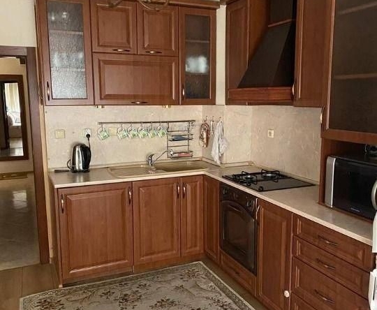 Дава се под наем Многостаен апартамент в Пловдив, Център - 160 кв.м за 971 € - Снимка #1