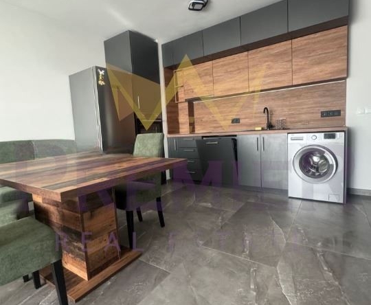 Дава се под наем Тристаен апартамент в Варна, Виница - 80 кв.м за 612 € - Снимка #1