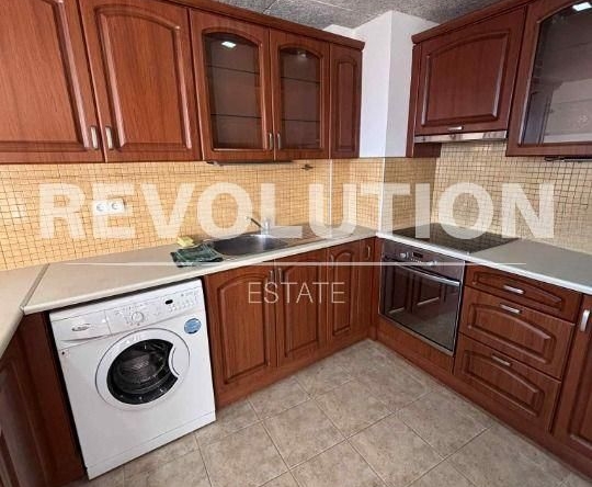 Дава се под наем Тристаен апартамент в Пловдив, Център - 94 кв.м за 661.98 € - Снимка #1