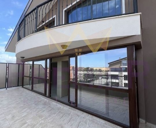 Мезонет в Бургас, Сарафово - 215 кв.м за 487 €/кв.м - Снимка #1