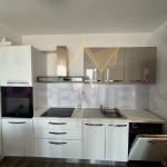 Дава се под наем Тристаен апартамент в Варна, Център - 107 кв.м за 1275 € - Снимка #1