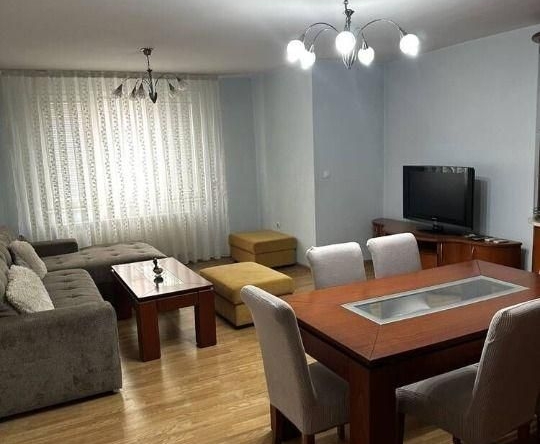 Дава се под наем Двустаен апартамент в Пловдив, Мараша - 65 кв.м за 438.6 € - Снимка #1