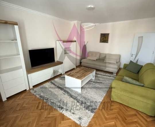 Дава се под наем Тристаен апартамент в Варна, ВИНС - 100 кв.м за 847.62 € - Снимка #1