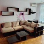 Дава се под наем Четиристаен апартамент в Варна, Цветен квартал - 95 кв.м за 648.21 € - Снимка #1