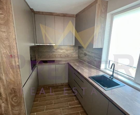Дава се под наем Тристаен апартамент в Варна, Бриз - 115 кв.м за 1100 € - Снимка #1