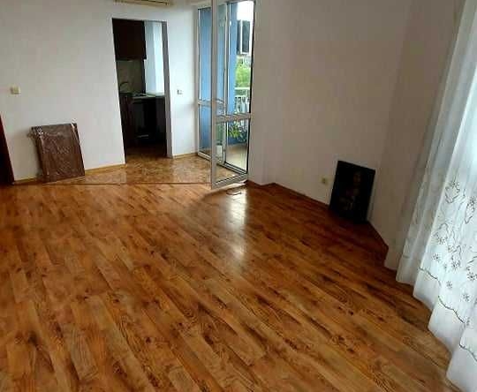 Дава се под наем Тристаен апартамент в Бургас, Лазур - 93 кв.м за 255 € - Снимка #1