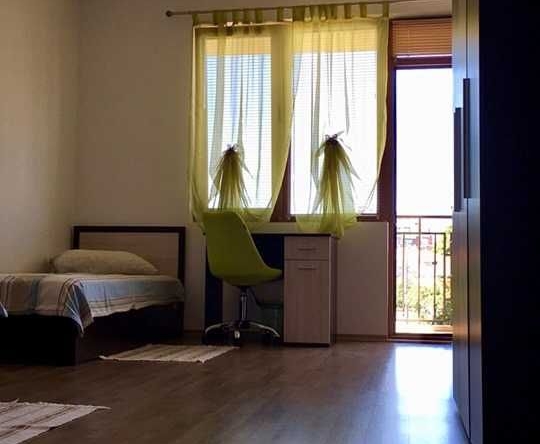 Дава се под наем Тристаен апартамент в Бургас, Сарафово - 113 кв.м за 290 € - Снимка #1