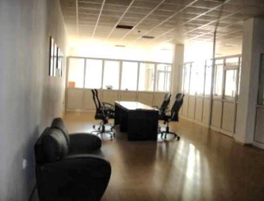 Дава се под наем Офис в София, Зона Б-5 - 69 кв.м за 703.8 € - Снимка #1