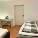 Дава се под наем Двустаен апартамент в Пловдив, Център - 62 кв.м за 290.7 € - Снимка #1