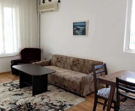 Дава се под наем Тристаен апартамент в Пловдив, Център - 86 кв.м за 300 € - Снимка #1