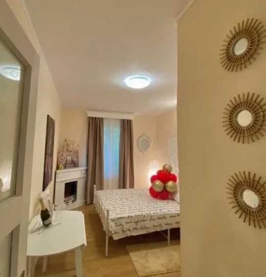 Дава се под наем Едностаен апартамент в Пловдив, Център - 27 кв.м за 153 € - Снимка #1
