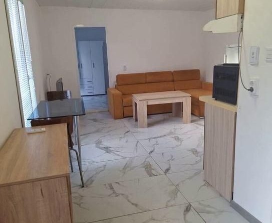 Дава се под наем Къща в София, Модерно предградие - 40 кв.м за 400 € - Снимка #1