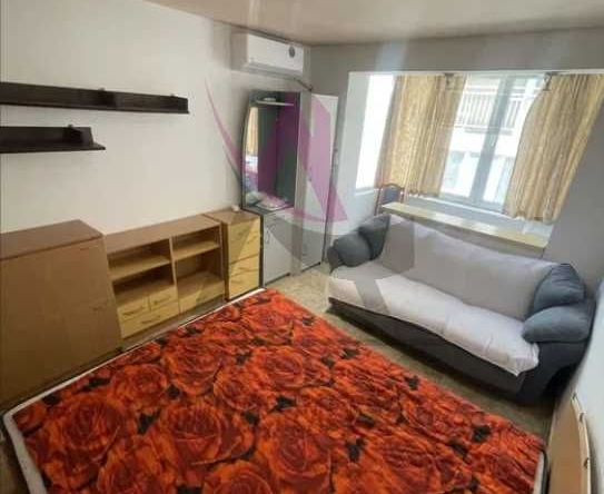 Дава се под наем Едностаен апартамент в Варна, Център - 50 кв.м за 300 € - Снимка #1