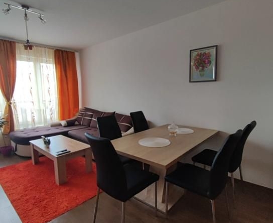 Дава се под наем Тристаен апартамент в София, Витоша - 77 кв.м за 800 € - Снимка #1