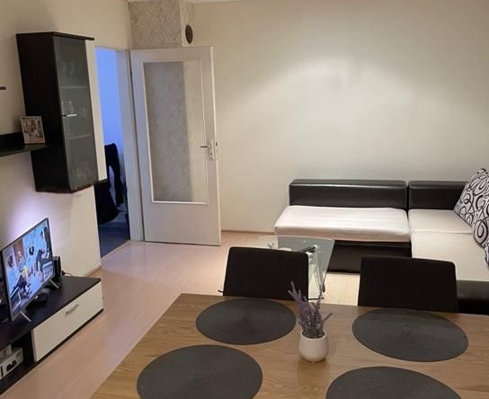 Дава се под наем Двустаен апартамент в Пловдив, Кършияка - 50 кв.м за 375 € - Снимка #1