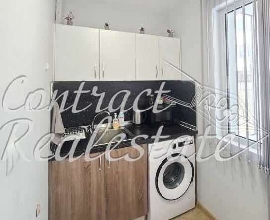 Дава се под наем Едностаен апартамент в Варна, Център - 30 кв.м за 357 € - Снимка #1