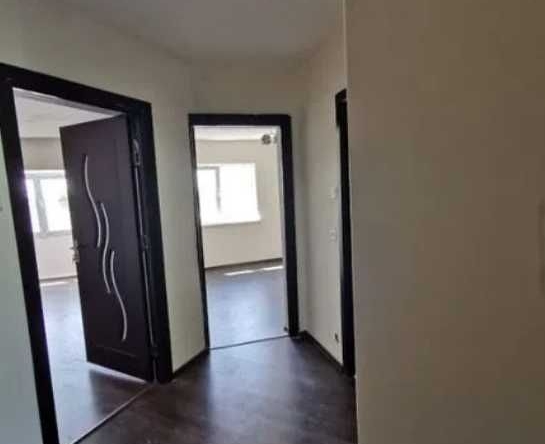 Дава се под наем Тристаен апартамент в Пловдив, Център - 86 кв.м за 306 € - Снимка #1
