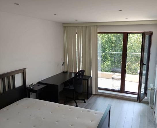 Дава се под наем Тристаен апартамент в София, Оборище - 90 кв.м за 900 € - Снимка #1