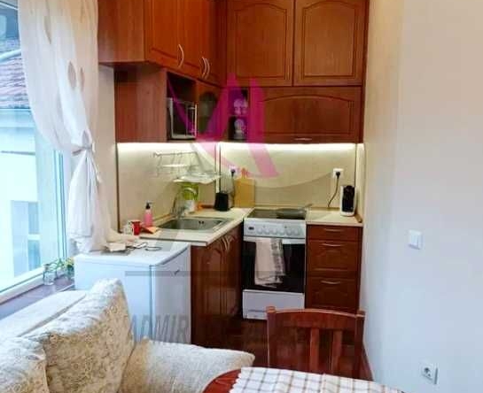 Дава се под наем Двустаен апартамент в Варна, Център - 40 кв.м за 800 € - Снимка #1