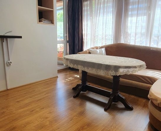 Двустаен апартамент в Варна, Цветен квартал - 65 кв.м за 1098 €/кв.м - Снимка #1