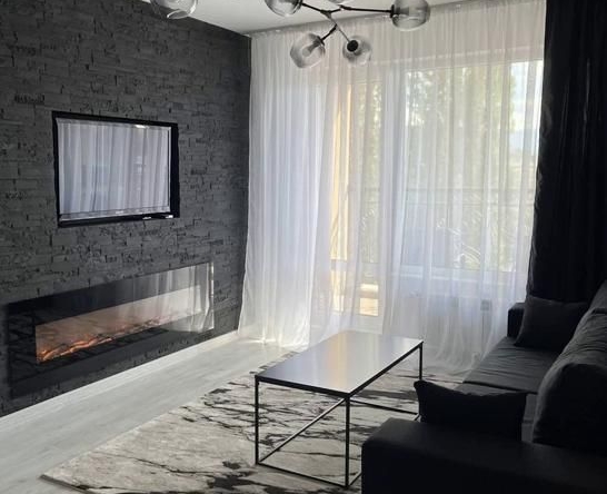 Дава се под наем Двустаен апартамент в Пловдив, Кършияка - 77 кв.м за 561 € - Снимка #1