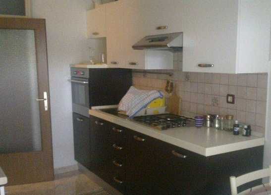 Дава се под наем Едностаен апартамент в Пловдив, Гагарин - 40 кв.м за 204 € - Снимка #1