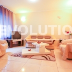 Дава се под наем Тристаен апартамент в Варна, Лятно кино Тракия - 98 кв.м за 648.21 € - Снимка #1