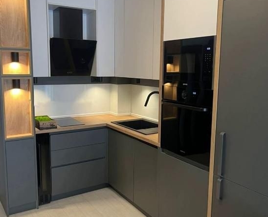 Дава се под наем Тристаен апартамент в Пловдив, Тракия - 88 кв.м за 511 € - Снимка #1