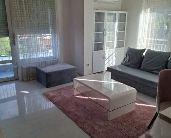 Дава се под наем Тристаен апартамент в София, Карпузица - 115 кв.м за 600 € - Снимка #1