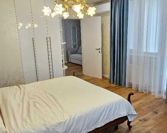 Дава се под наем Двустаен апартамент в София, Център - 60 кв.м за 425 € - Снимка #1