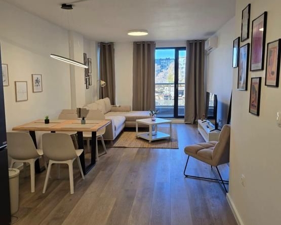 Дава се под наем Двустаен апартамент в София, Център - 63 кв.м за 1000 € - Снимка #1