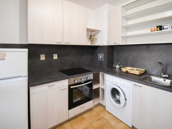 Дава се под наем Двустаен апартамент в София, Красна поляна 3 - 61 кв.м за 348.84 € - Снимка #1