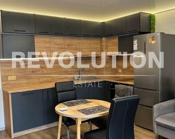 Дава се под наем Двустаен апартамент в Варна, ВИНС - 75 кв.м за 620 € - Снимка #1