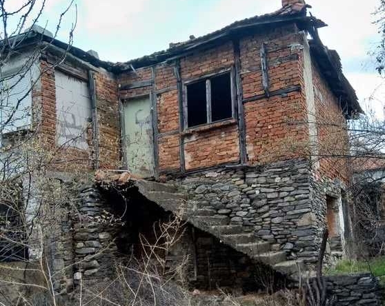 Къща в с. Първенец, Област Пловдив - 180 кв.м за 128 €/кв.м - Снимка #1