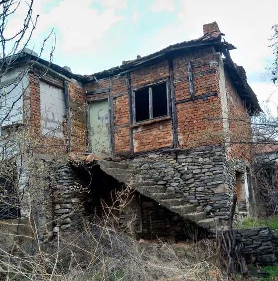 Къща в с. Първенец, Област Пловдив - 180 кв.м за 128 €/кв.м - Снимка #1